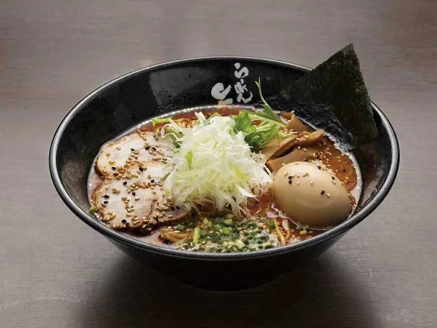 うま辛魚介 / Spicy Bonito Tonkotsu Ramen
